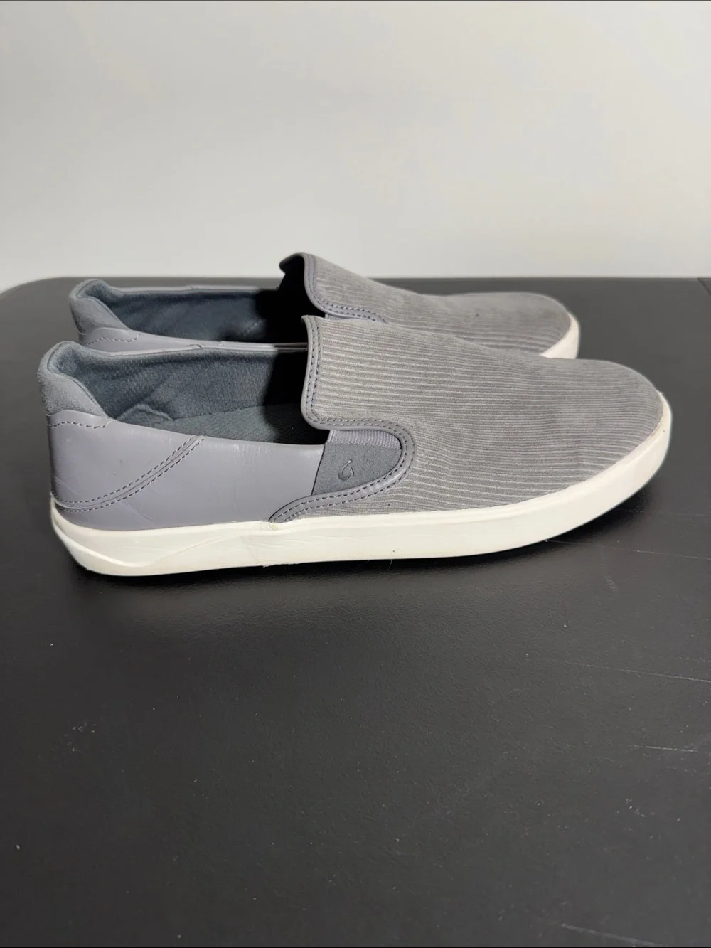 Olu Kai mens 11.5 M Lae’Ahi Kala gray textured slip on low top sneaker shoes